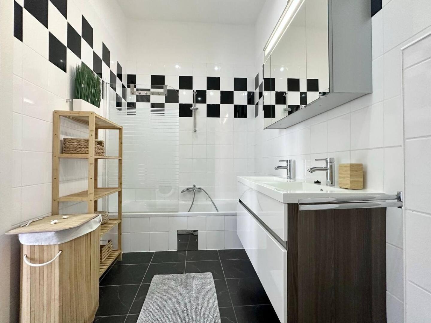 Designer Apartments, 2 Min To U1 Reumannplatz Wien Eksteriør billede