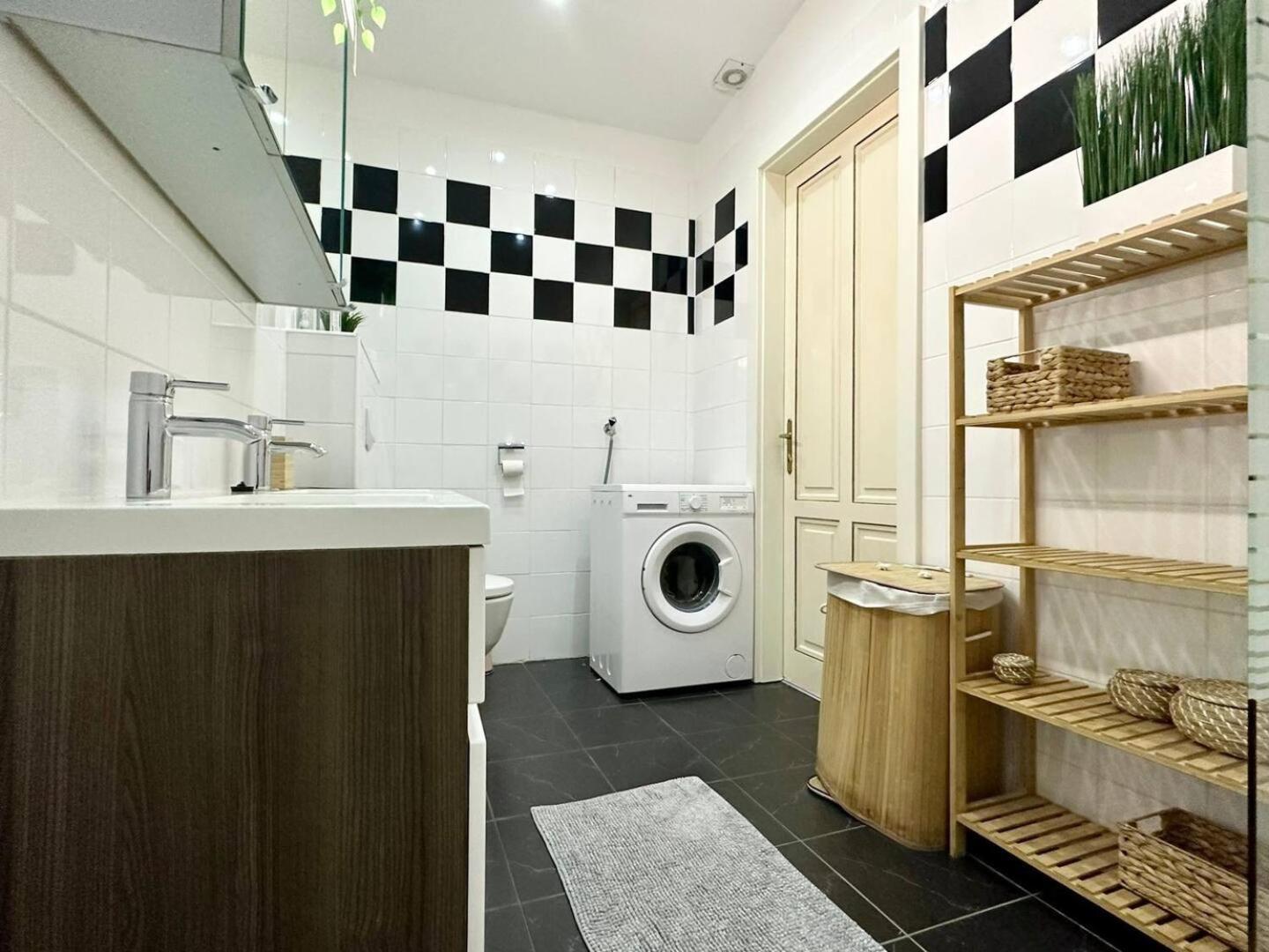 Designer Apartments, 2 Min To U1 Reumannplatz Wien Eksteriør billede